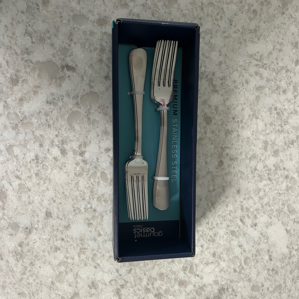 “New” Mikasa Stainless Steel Dinner Forks - Silver (Set of 10)